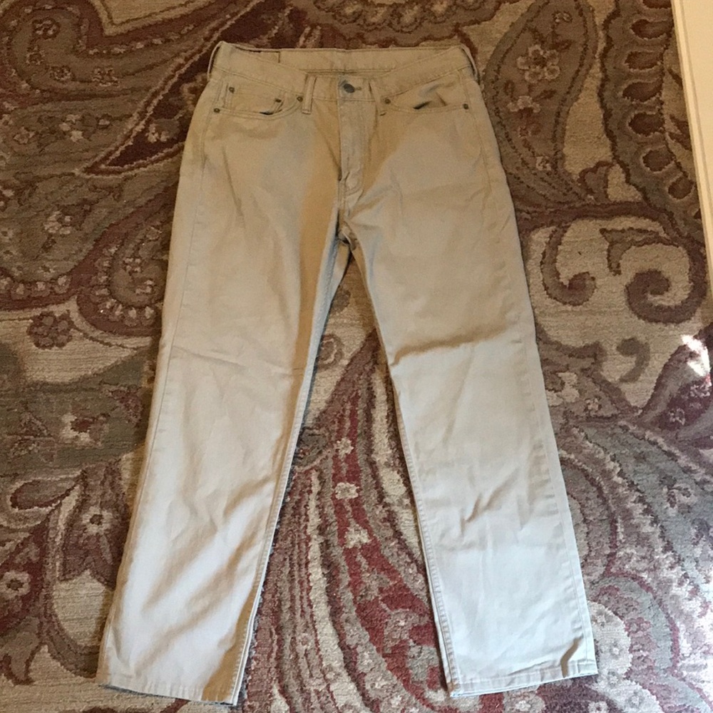 Khaki Levi’s size 33 x 32